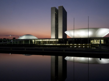 O Piso Salarial dos Cirurgiões-Dentistas volta à pauta no Senado Federal